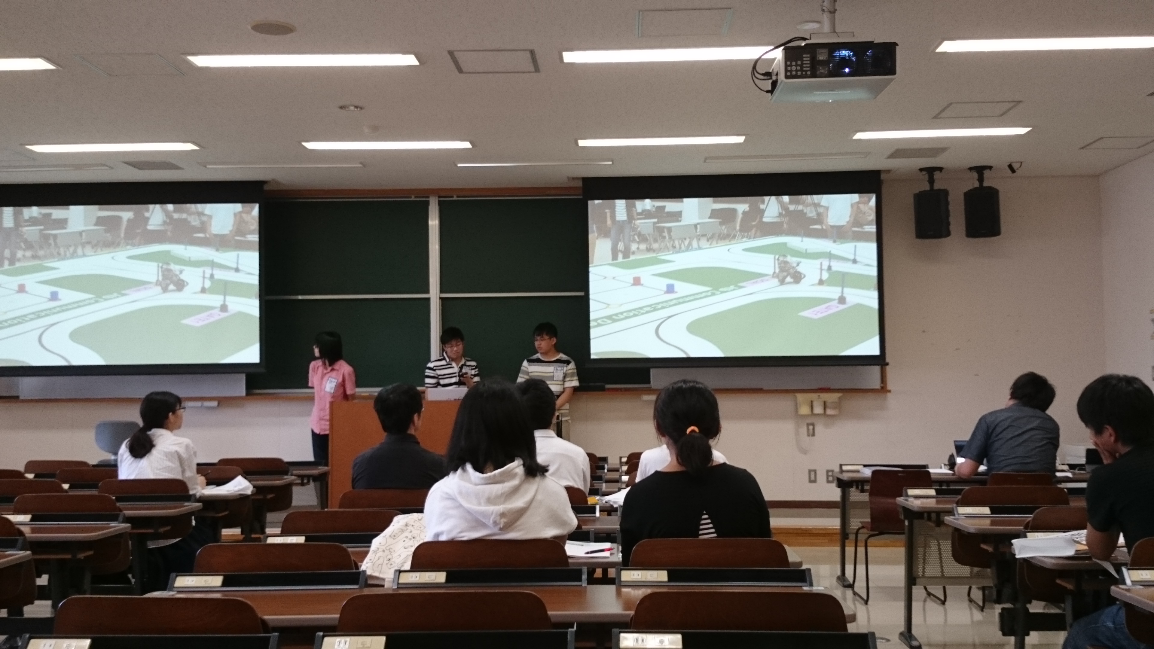 写真06: 学生による学びのプレゼン